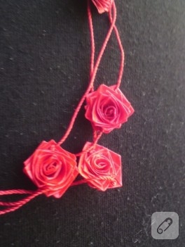 Kağıttan gül kolye (quilling)