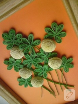 Quilling işi şirin ponponlar ve duvar süsü