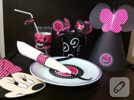 Fuşya Minnie Mouse doğum günü süsleri
