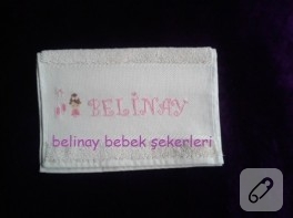 Pembe kanaviçe işlemeli bebek havlusu