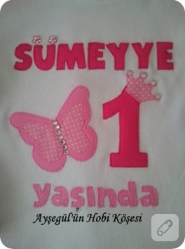 Keçe süslemeli doğum günü tişörtü