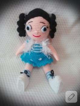 Amigurumi mavi elbiseli bebek