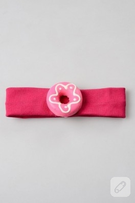 Pembe bebek saç bandı – donut süslemeli