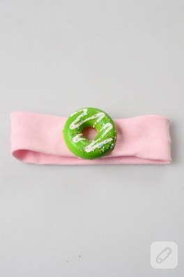 Yeşil donut’lu pembe bebek bandı