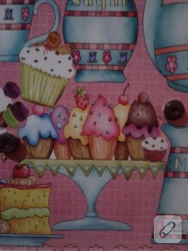 Cupcake dekupajlı mutfak panosu