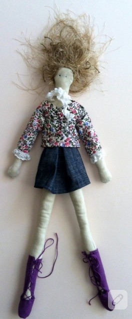 Dağınık saçlı Tilda bebek