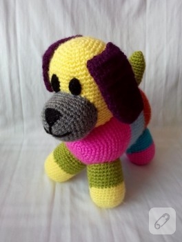 Amigurumi renkli köpek