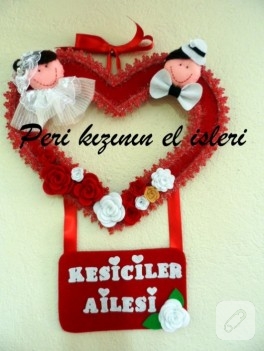 Gelin damat ve kalpli kapı süsü