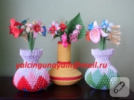 Origami vazo ve kağıt çiçekler