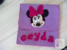 Minnie Mouse süslemeli keçe cüzdan