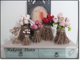Asma dalı ve organze çiçekler
